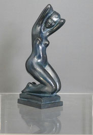 Jean Laniau, Künstler Bronze, Kniende nackte Frau, 7/8, 22,5 cm,blaue Patina , € 2650,00