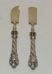 Butter- und Käsemesser Set, Messingklingen, Silber geprüft,, € 149,00