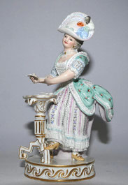 Meissen Porzellanfigur "Mädchen als Kartenlegerin M.V. Acier ca. 1860 H. 16,0 cm, € 620,00