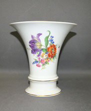 Große Fürstenberg Porzellan, Trompeten Vase, Blumenbouquet, Goldrand, 19,3 cm, € 65,00