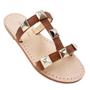 Sandali a fasce con maxi borchie d'orate in pelle color cuoio, by Mariarosaria Ferrara Sandals.