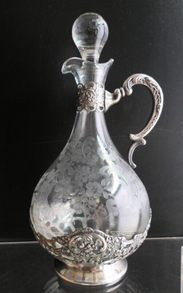 Glas Karaffe Silbermontur 800er Silber fein geschliffen floral H. 32,5 cm, € 950,00