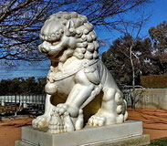 Статуя священного льва Будды