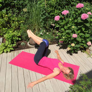 Übung Single Straight Leg Stretch