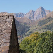 une vue imprenable sur Le massif du Valier depuis les granges de Rouze