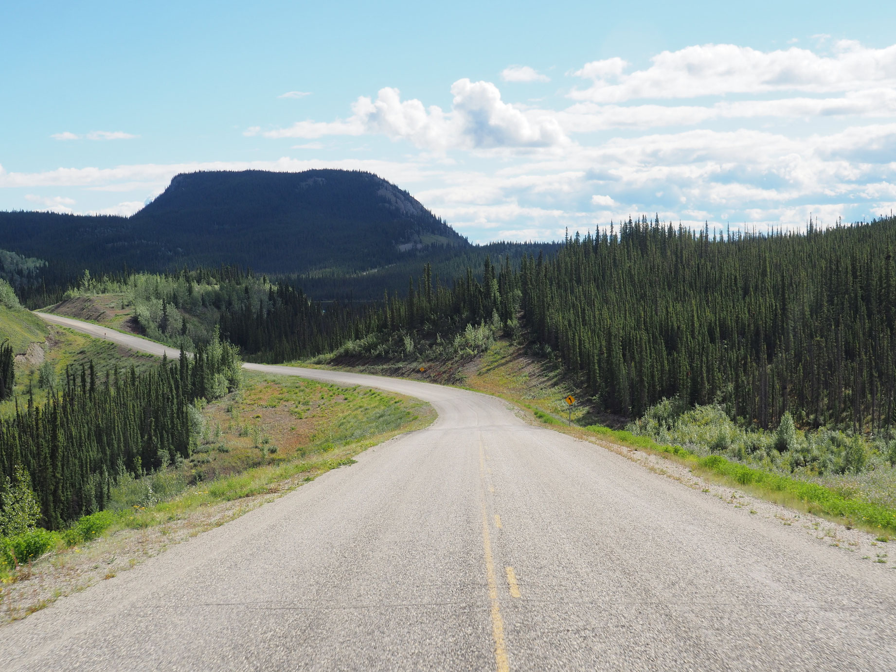 Campbell Highway, South Canol Road und Liard Hot Springs