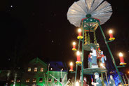 Schloss und Pyramide zum Bornkindl Weihnachtsmarkt in Falkenstein, 3. Advent 2017 (Foto J.Bartsch)