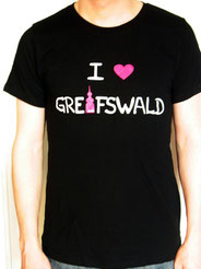 I love Greifswald-Shirt für Sie und Ihn, braun (Coco und Cornelius) mit weißer Schrift und pinkem Herz/Turm.