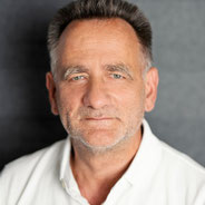 Dr. med. (HR) Pero Kahren – Leitender Arzt der vita nova Kliniken