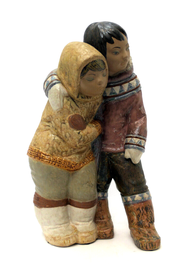 Große Lladro-Figur zwei INUIT-KINDER in Fellkleidung, Porzellan matt, H.39 cm, € 225,00