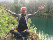 Blumenwiese, Yoga und Wandern in Österreich - Yogaretreat über Ostern im Bregenzerwald