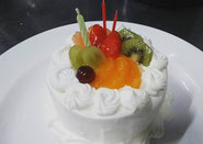 良質の生ハム:ハモンセラーノと新鮮野菜がたっぷりのサラダ