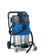 Nass- und Trockensauger mit Schlauch auf Führungswagen