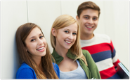 Was rät der Zahnarzt für die Zähne von Teenagern? (© Edyta Pawlowska - Fotolia.com)