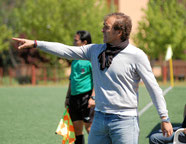 El entrenador del Vicálvaro (Imagen de elgoldemadriz.com)