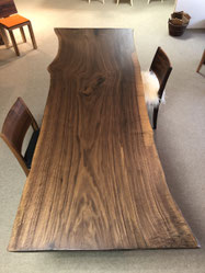 Riesenbaum Nussbaumtisch