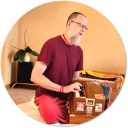 Lars Vollmann Bhakti Yogi und Mantrasänger in Buchholz in der Nordheide