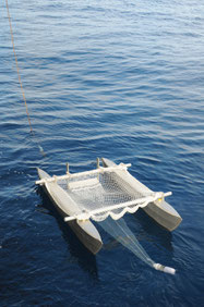 Neuston Catamaran – Sampling gear for plastic at the ocean’s surface 