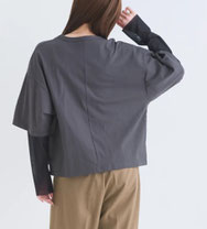 チュール袖 重ね着風Tシャツ フォーユー価格　2,980円(税込)