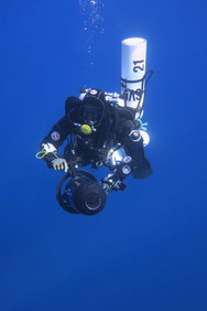 Into to Cave / Höhlentauchen