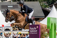 Jumping horse chevaux competition  Longines FEI