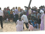 Prozession am Strand