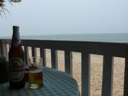 Kingfisher-Bier im Strandrestaurant