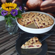 Kirsch-Vanille-Streuselkuchen runde Ofenhexe Kuchengitter Stoneware Pampered Chef