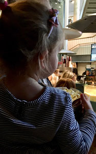 Warten auf das Disney Junior Mitmach-Kino