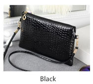 BOLSO REAL FIELD (MODELO CUERO COCODRILO) COLOR NEGRO (14€).