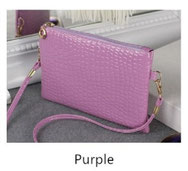 BOLSO REAL FIELD (MODELO CUERO COCODRILO) COLOR PÚRPURA (14€).