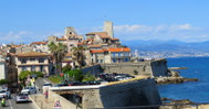 Sehenswürdigkeiten Côte d'Azur: Altstadt von Antibes an der Küste der Côte d'Azur.