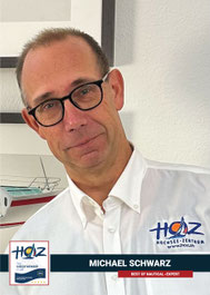 Michael Schwarz, engagierter Assistent im HOZ Hochseezentrum, unterstützt die Planung und Durchführung nautischer Ausbildungen