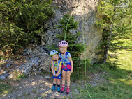 Klettern mit Kindern, Kinderkletterkurs mit Bergführer, Kletterlehrer, climbing with kids, children, teens, teenies, teenager, kids climbing, certified mountainguide, rock climbing