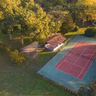 Tennisplatz des Schloβes Belle Epoque, Ferienwohnungen und Gästezimmer
