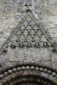 Clonfert. Details des Portals