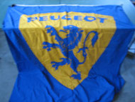 Peugeot Flagge aus den 50er Jahren Foto 107