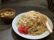 福生ラーメン　ポロ春です。福生駅近くにあるラーメン店です、こんぶ、ソーダガツオなどのだしを使った体に優しいスープが特徴です。メニューもボリュームも他の店より多いのが自慢です。米軍横田基地が近く、米国人のお客様もいらっしゃいます。英語の対応もドル払いもOKです。