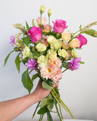 季節の生花(大2)一束　2500円