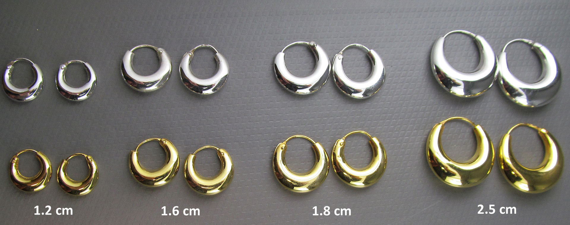 1 Paar Modeschmuck Creolen Silberfarben 8cm 1 Paar Modeschmuck Creolen Silberfarben 8cm