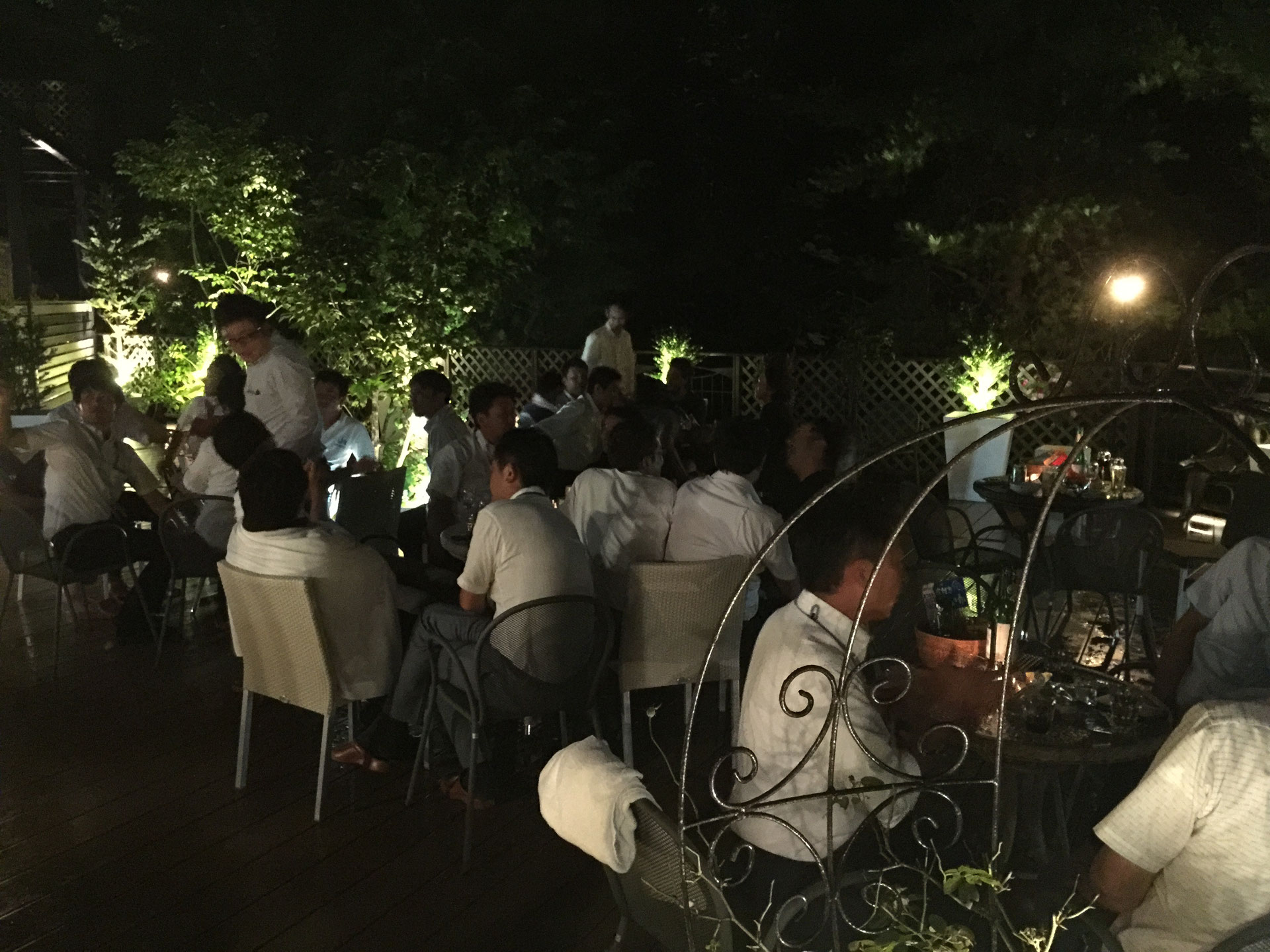 リクシル駒ヶ根研究所 夜の部 はテラスで自然浴をしながら大盛り上がり 2016 8 23 洋風イングリッシュガーデン お庭リフォームは柴垣グリーンテック