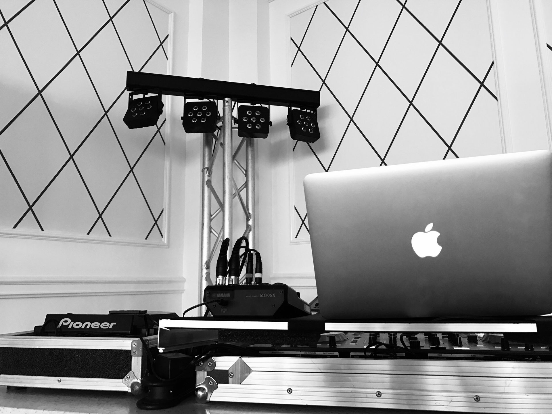 Veranstaltungstechnik Dj Fur Hochzeiten Geburtstage