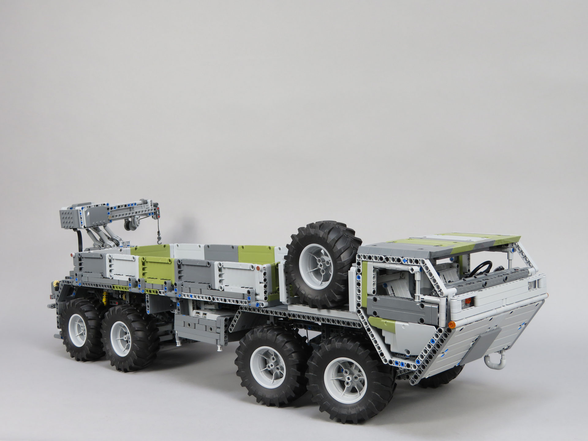 Lego technic 8x8 truck top
