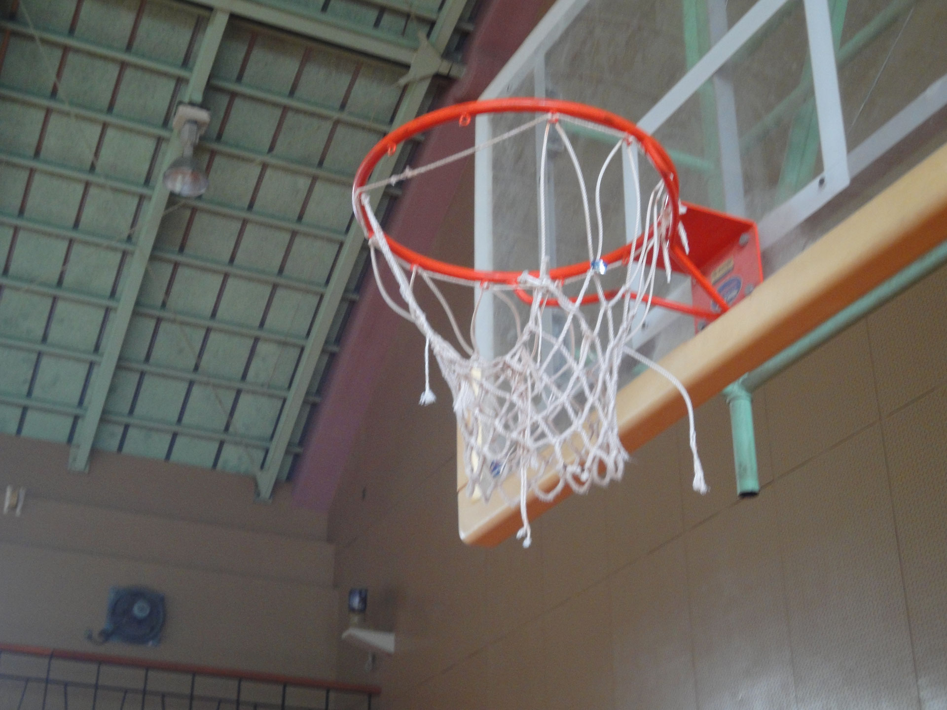 バスケットゴールのネット張り替えました 沖縄県立名護青少年の家