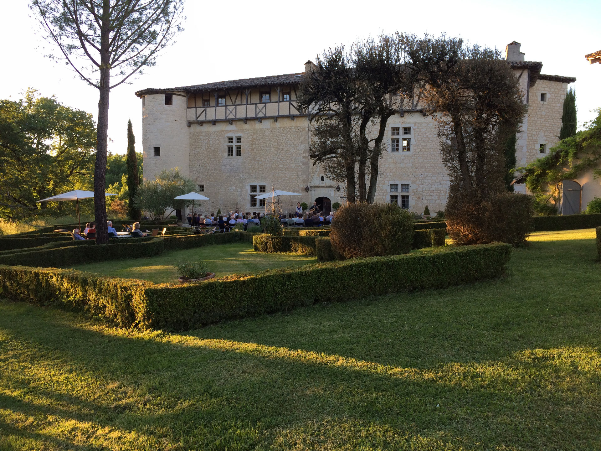 Domaine Viticole Bio Chambre D Hotes Tarn Chateau De Mayragues