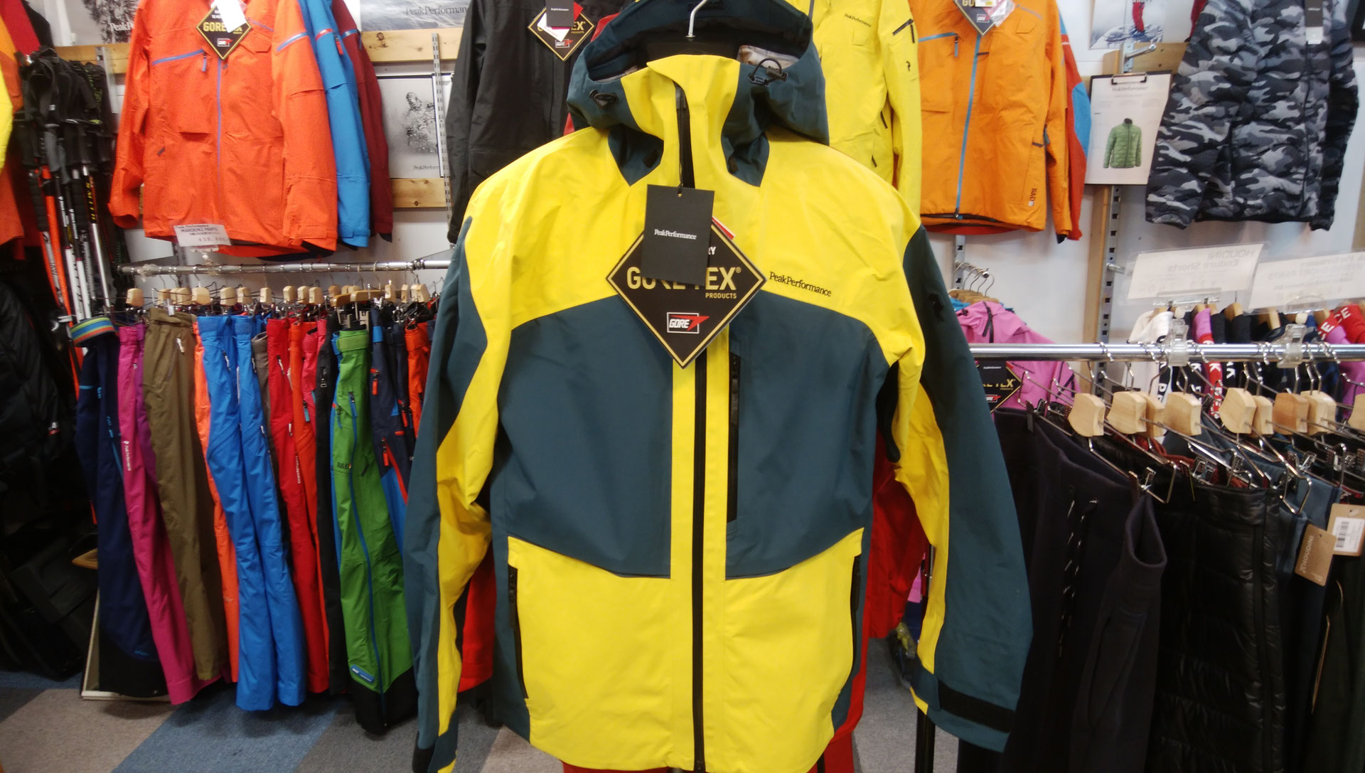 Peak Performance Gravity Jacket - スキーショップノースバウンド