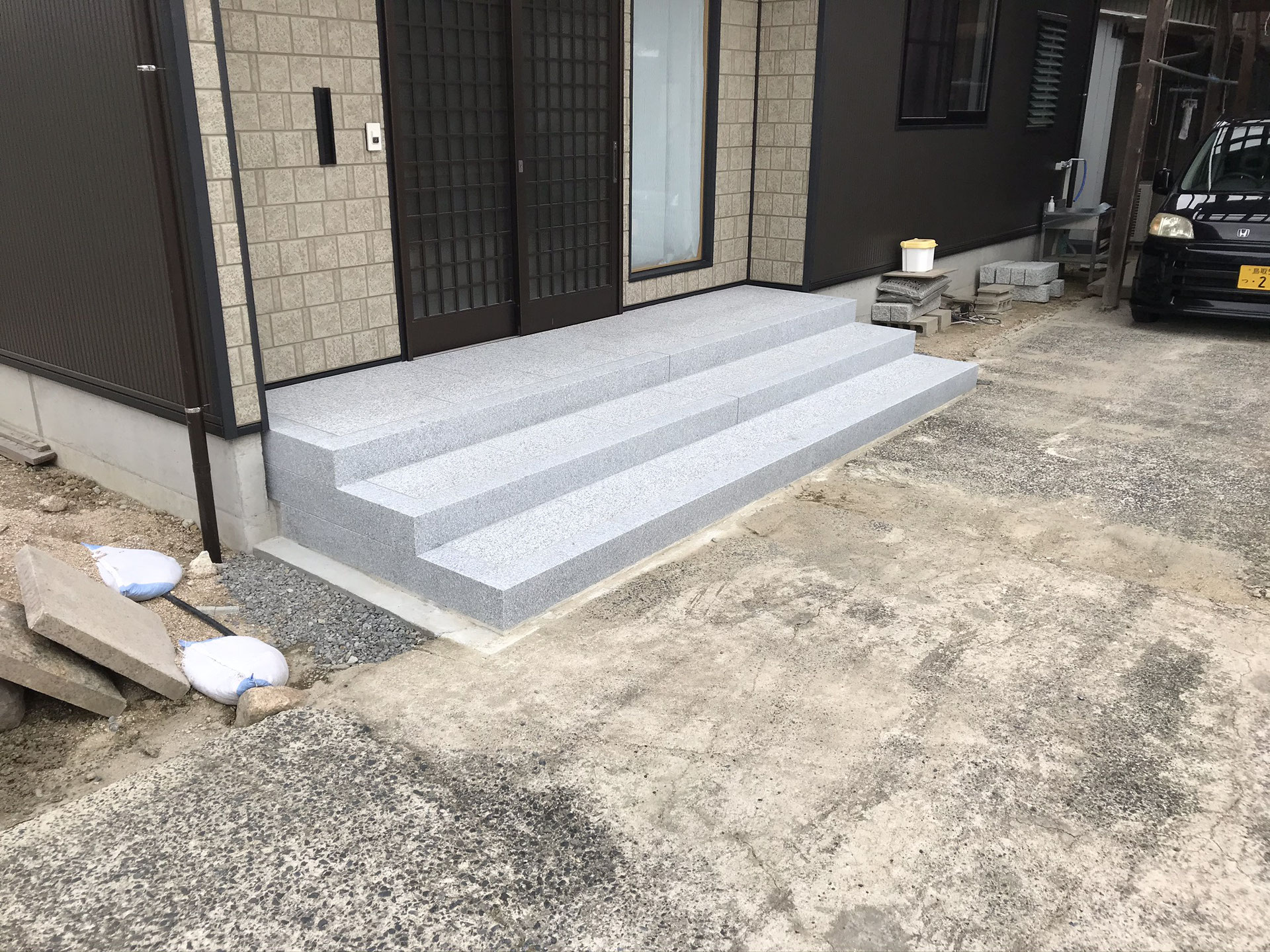 玄関 石張（1枚石） 前田石材 ストーンマートみらい 公式ホームページ