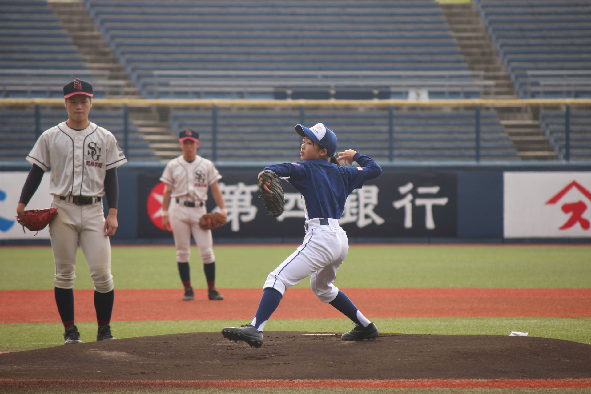 【女子】北信越高校野球大会の始球式に女子野球選手！ 新潟県野球協議会