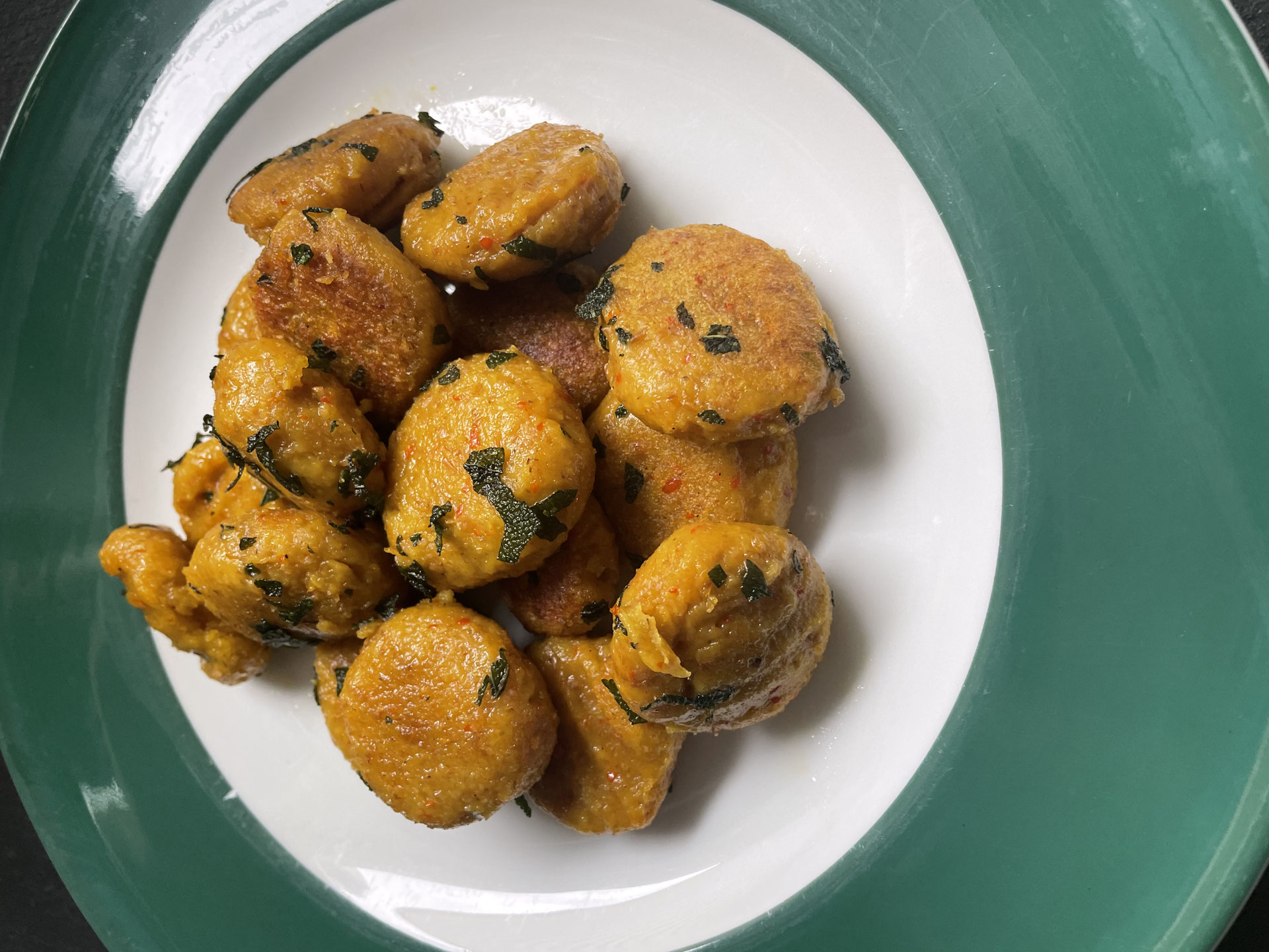 Kurbisgnocchi Ohne Kartoffel Aus Dem Thermomix Vegan Der Huber Kocht Fur Euch Vegane Gerichte Mit Leicht Erhaltlichen Zutaten Einfach Nachzukochen Oder Nachzubacken Ihr Findet Auch Eigenkreationen Auf Seite 