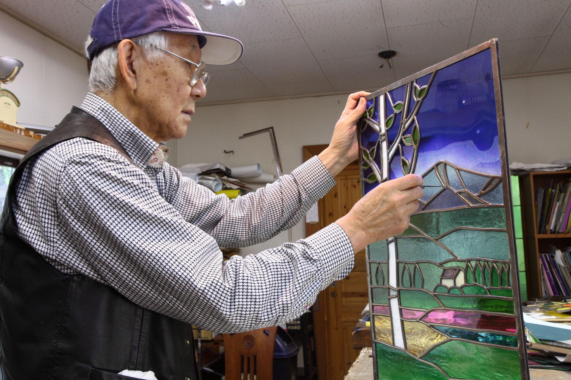 田畑広 ステンドグラス作家 - ステンドグラスDEN 【公式】